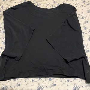 Lululemon cropped t-shirt - size 4